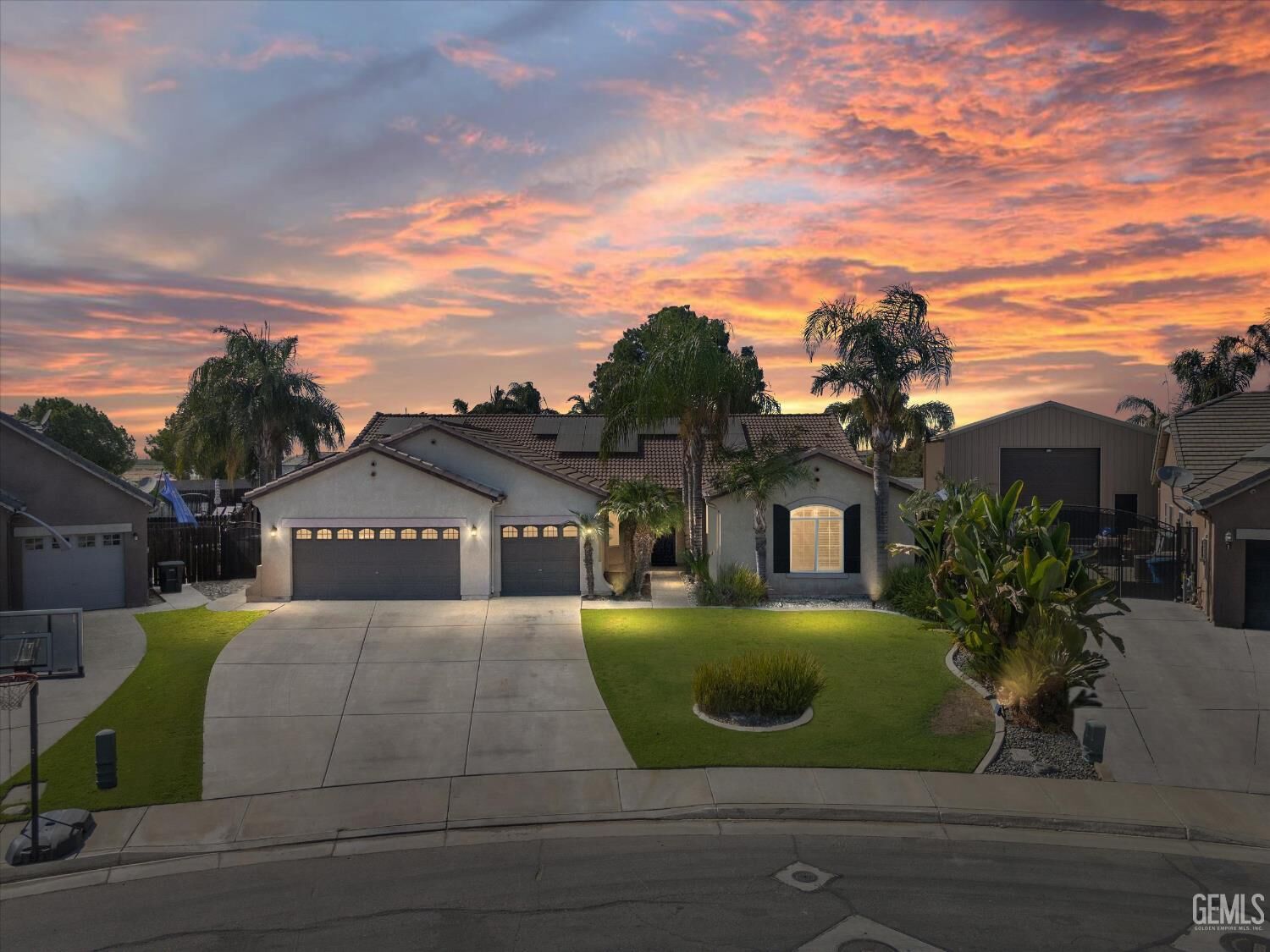 Property Photo: 6821 Nettleton Street CA 93312
