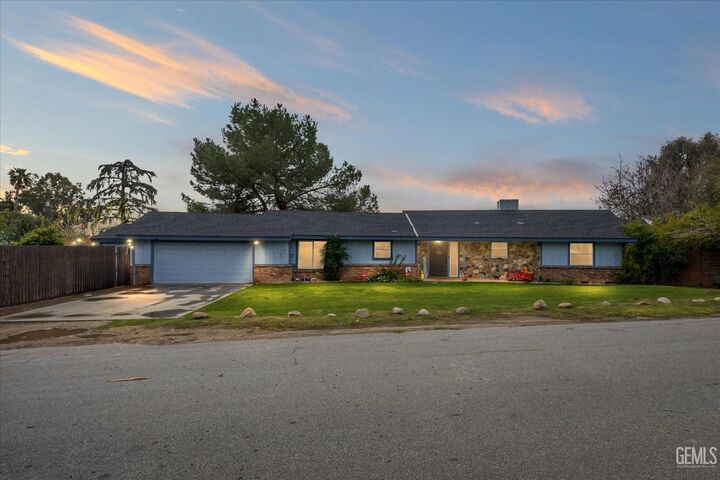 611 Walnut Avenue  Bakersfield CA 93305 photo