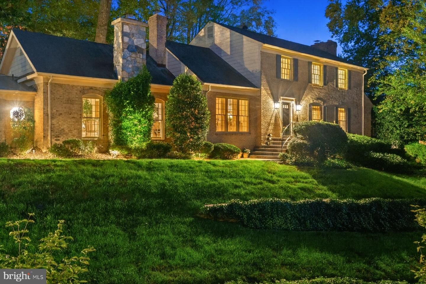 Property Photo: 5813 Bent Twig Road VA 22101