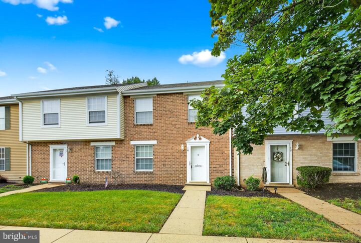 Property Photo: 16 Williamstown Circle PA 17404