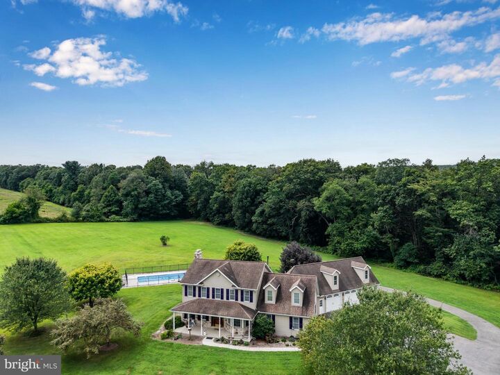392 Peach Glen Road  Gardners PA 17324 photo