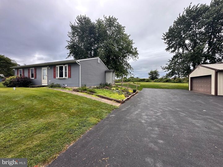 Property Photo:  610 Elm Street  PA 17087 