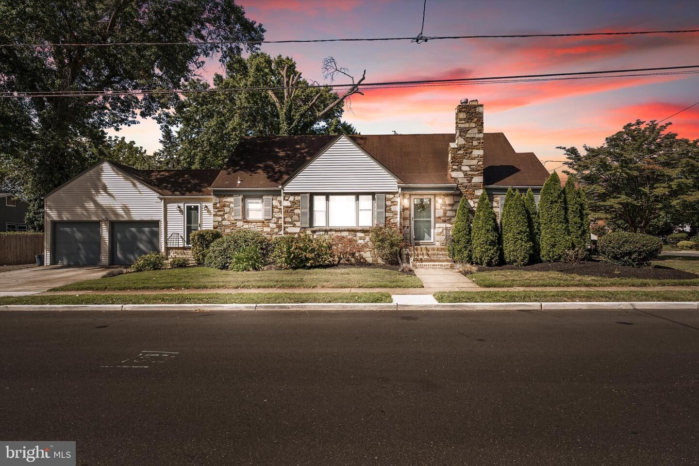 Property Photo:  310 Pingree Ave  NJ 08638 