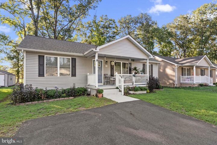 Property Photo: 57 Oak Lane VA 22443
