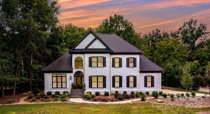 7212 Governors Row  Charlotte NC 28277 photo