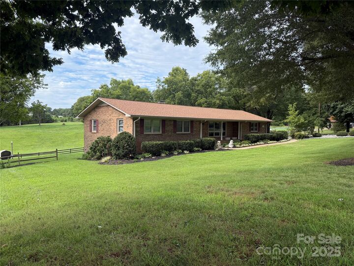 Property Photo:  256 Johnson Dairy Road  NC 28115
