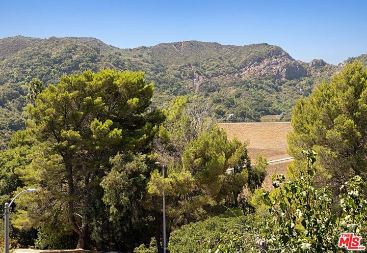 Property Photo: 1476 Palisades Dr CA 90272