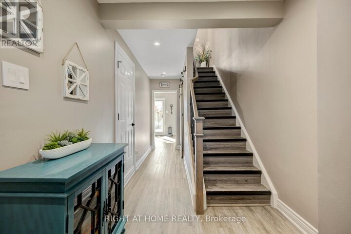 Property Photo:  985 Limeridge Road East 3  ON L8W 1X9 