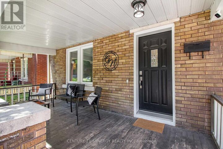 Property Photo: 257 Arlington Avenue ON K1R 5T1