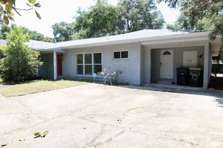Property Photo: 36 NE Bay Drive FL 32548
