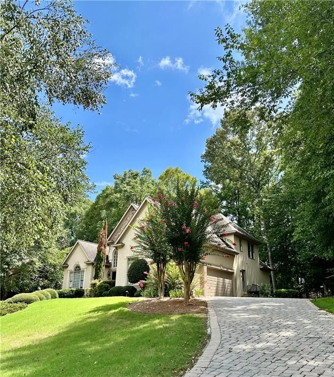 Property Photo: 1032 Laurel Grove Court GA 30024