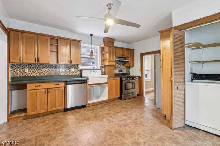 Property Photo: 105 W Somerset St NJ 08869