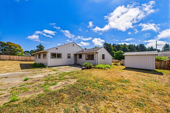 2340 Myrtle Avenue  Eureka CA 95501 photo