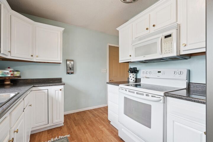 Property Photo: 4821 NW Midway Drive IA 52405