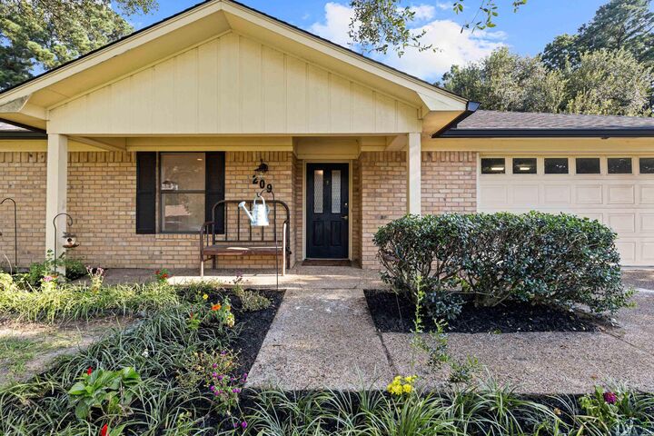 Property Photo: 209 Windridge Dr TX 75791-0000