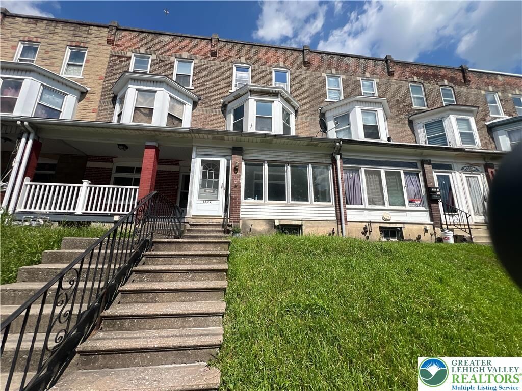 Property Photo: 1809 Lincoln Avenue PA 18067