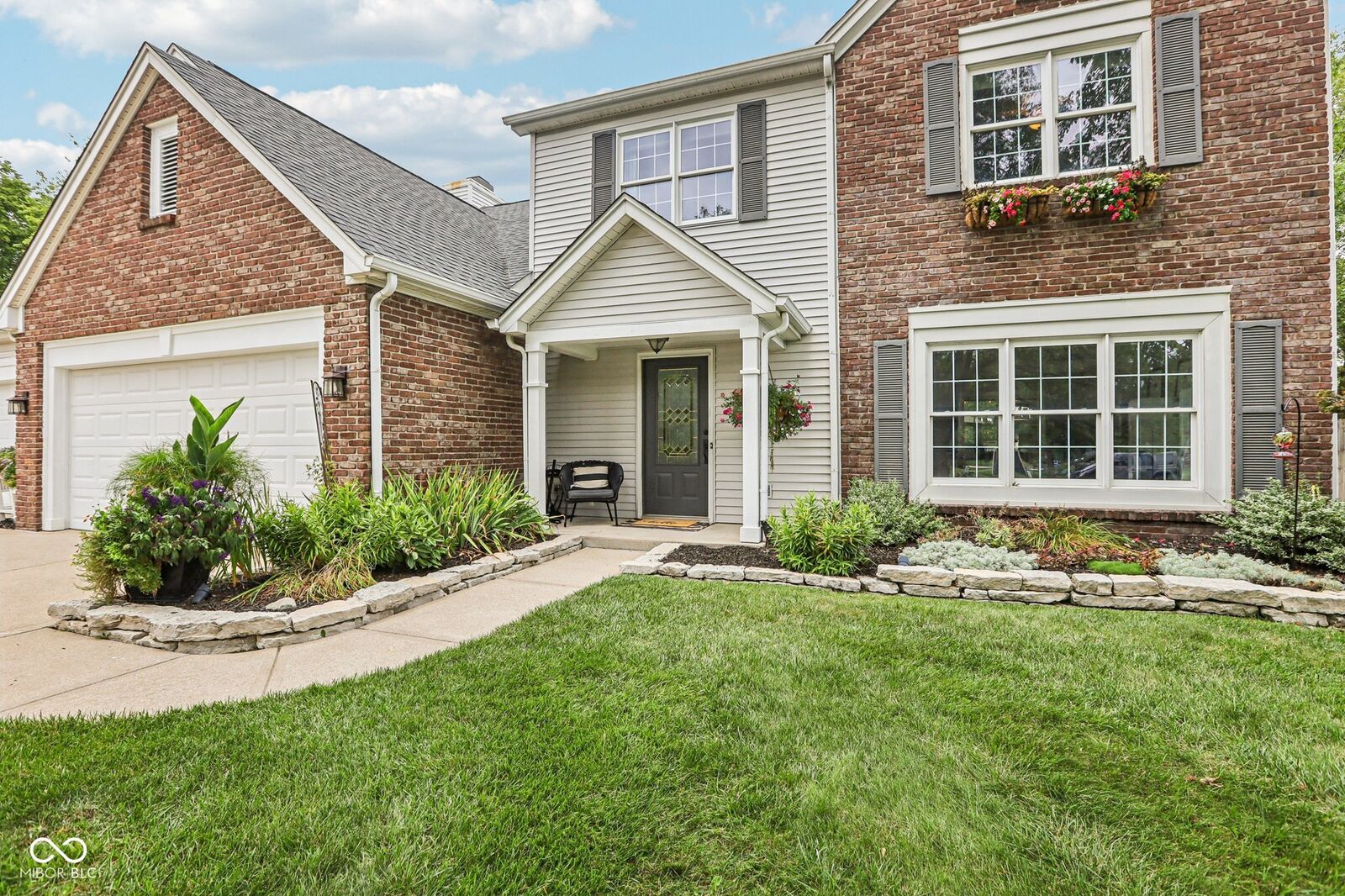 Property Photo:  1236 Beacon Court  IN 46032 