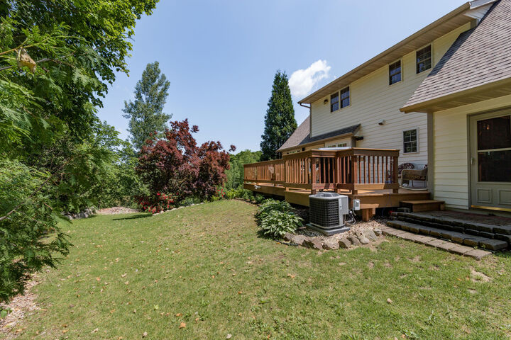 Property Photo: 501 Drumlin Cv WI 53086