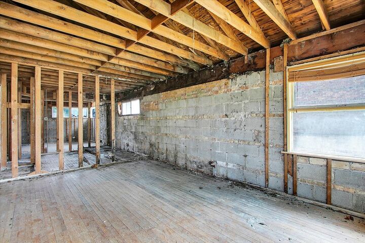 Property Photo: 1327 S Wolf Road IL 60162