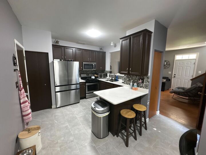Property Photo: 2200 Dalewood Court IL 60586