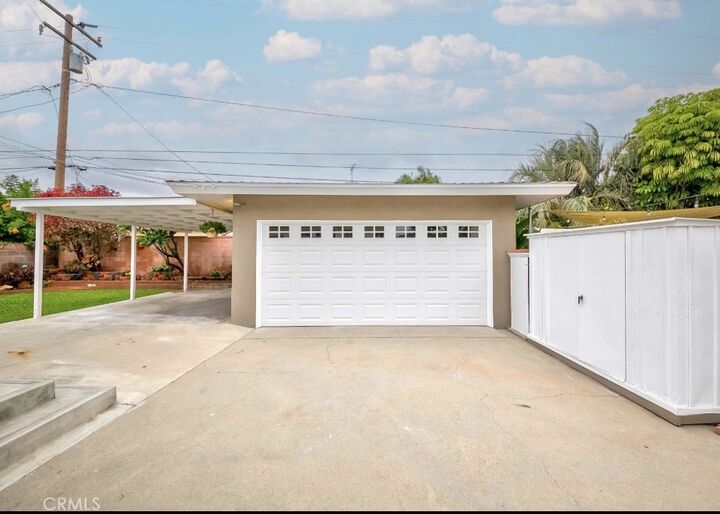 Property Photo:  6809 E Stearns Street  CA 90815