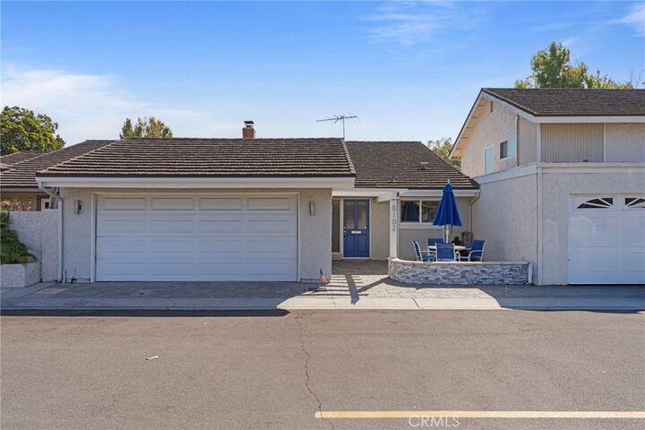 Property Photo: 5102 Piccadilly Circle CA 92683