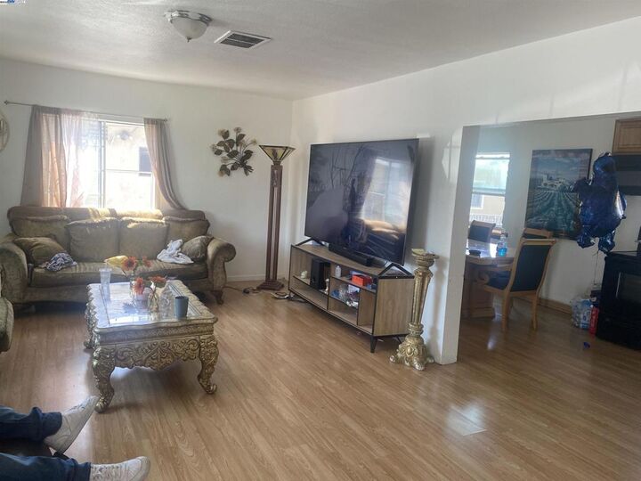 Property Photo:  16557 E 14th Street  CA 94578-2307 