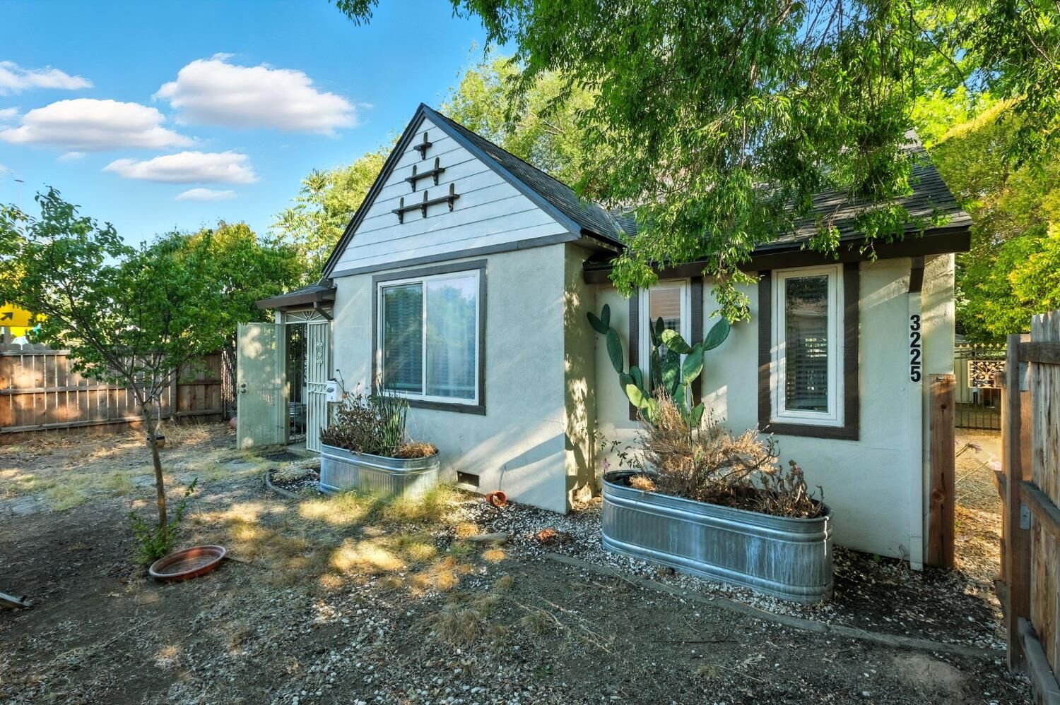 Property Photo: 3225 12th Avenue CA 95817