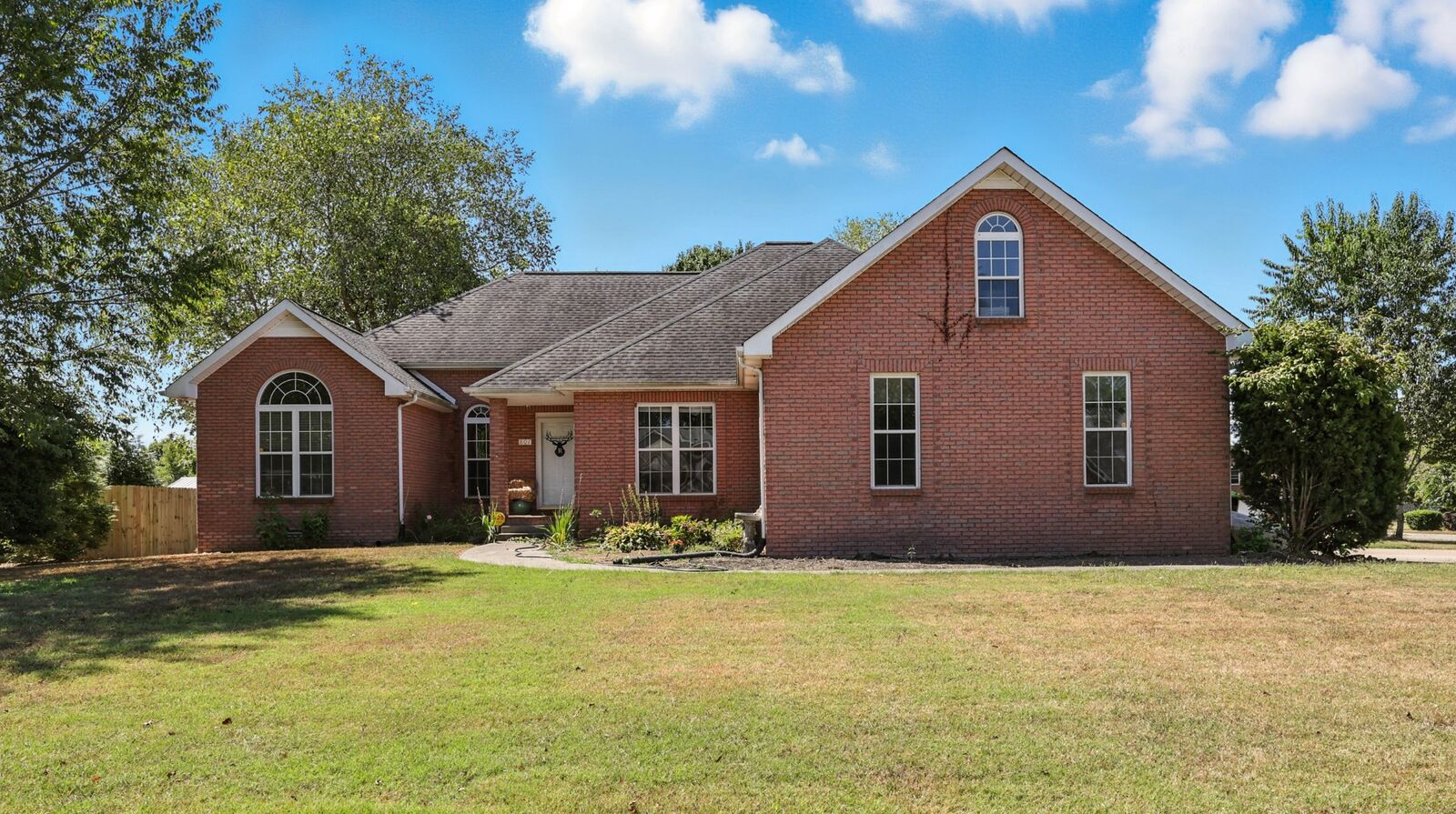 Property Photo: 801 Isaac Ct TN 37040