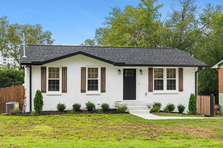 Property Photo:  2519 Allenwood Dr  TN 37207 