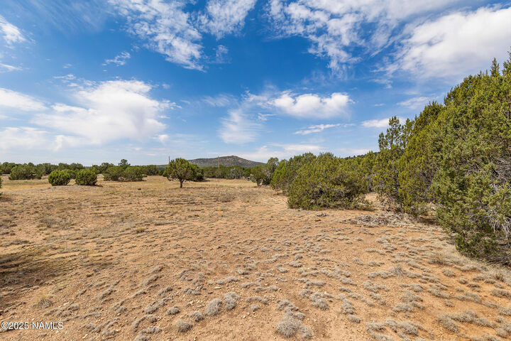 Property Photo: 8333 N 8 Mile Boulevard AZ 86046
