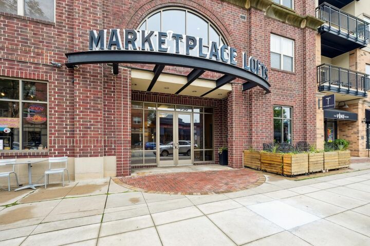 Property Photo:  750 Mainstreet 210  MN 55343 