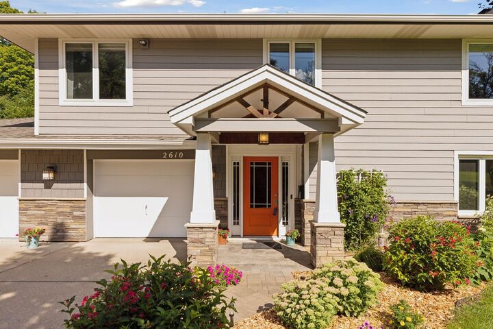 Property Photo: 2610 Noble Avenue N MN 55422