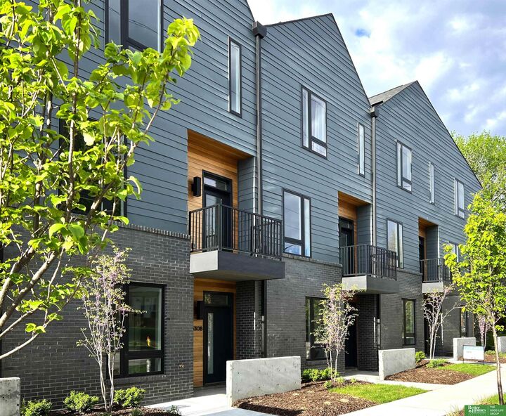 Property Photo:  5301 Elmwood Plaza  NE 68106 