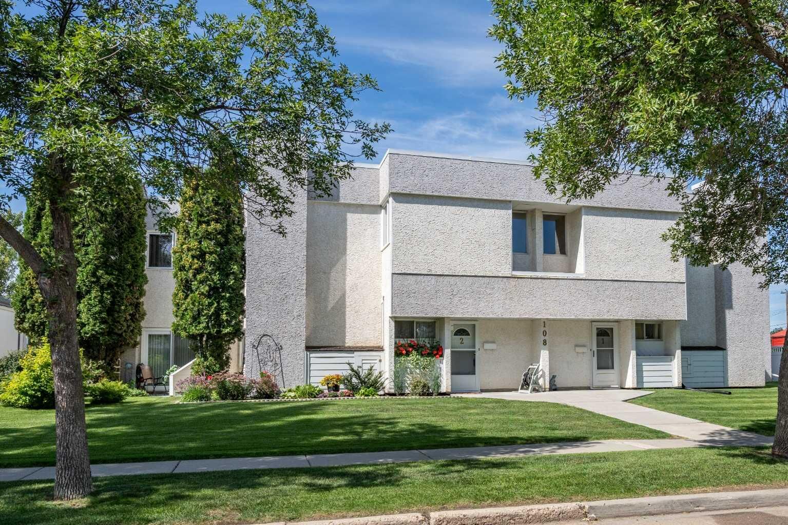 Property Photo: 108 Mount Pleasant Drive 2 AB T4V 2M7