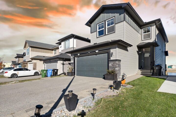 Property Photo: 32 Cornerbrook Common NE AB T3N 1M2