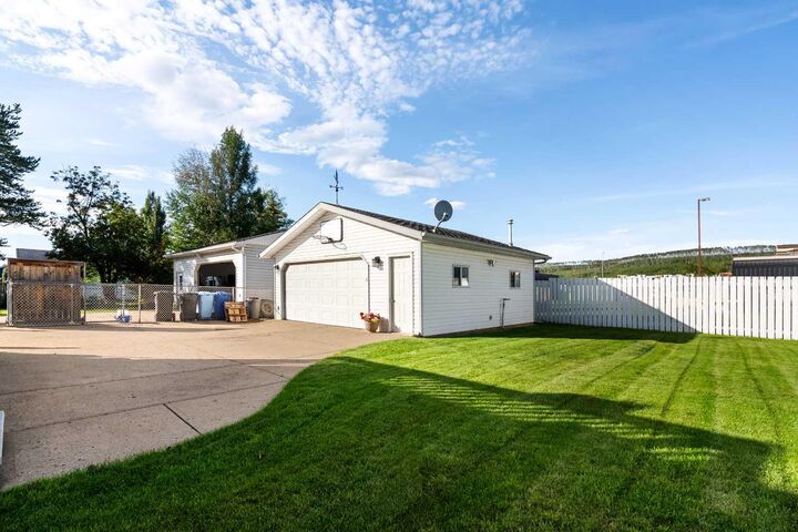 Property Photo:  9 Bennett Crescent  AB T9H 1H4 