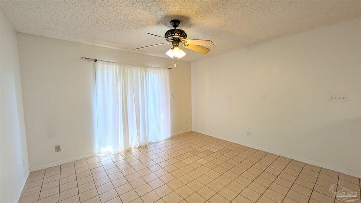 Property Photo: 2303 W Michigan Ave B2 FL 32526