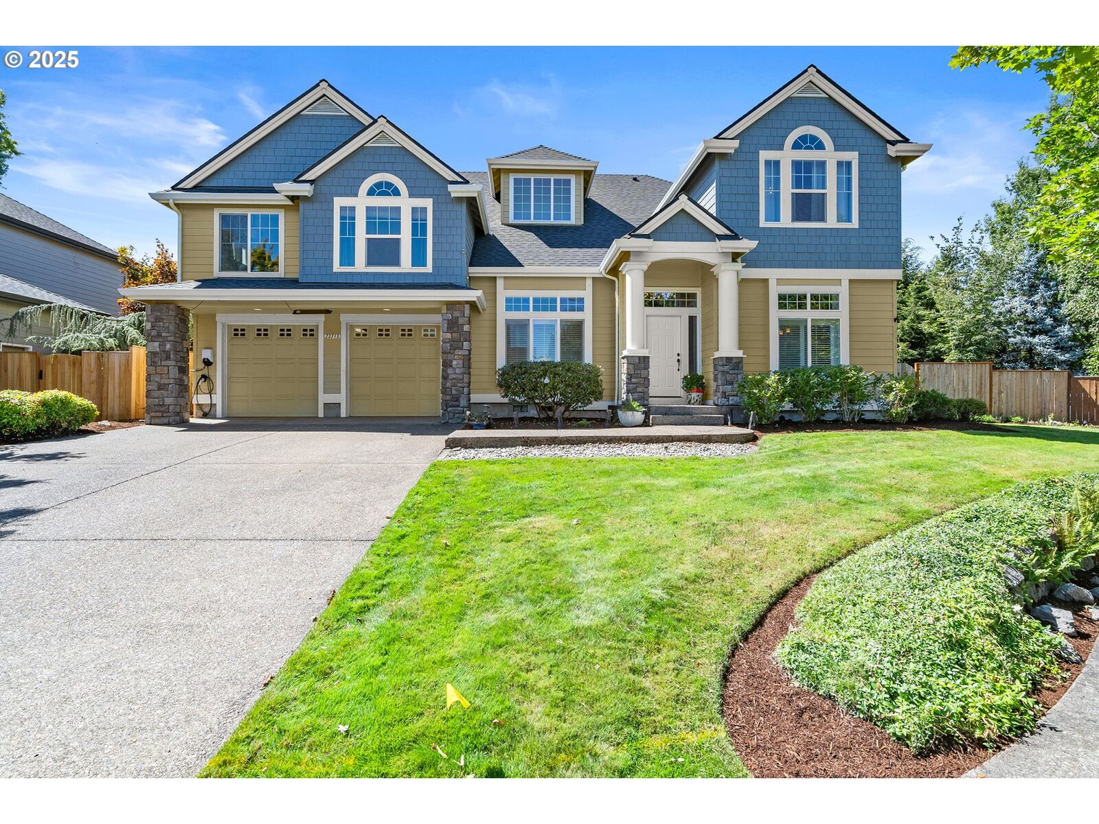 Property Photo: 23713 SW Heron Lakes Dr OR 97140