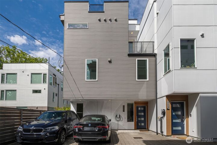 Property Photo:  2706 S Washington Street A  WA 98144 