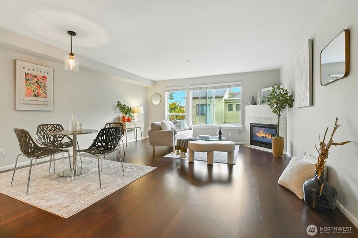 Property Photo:  559  McGraw Street 204  WA 98109 