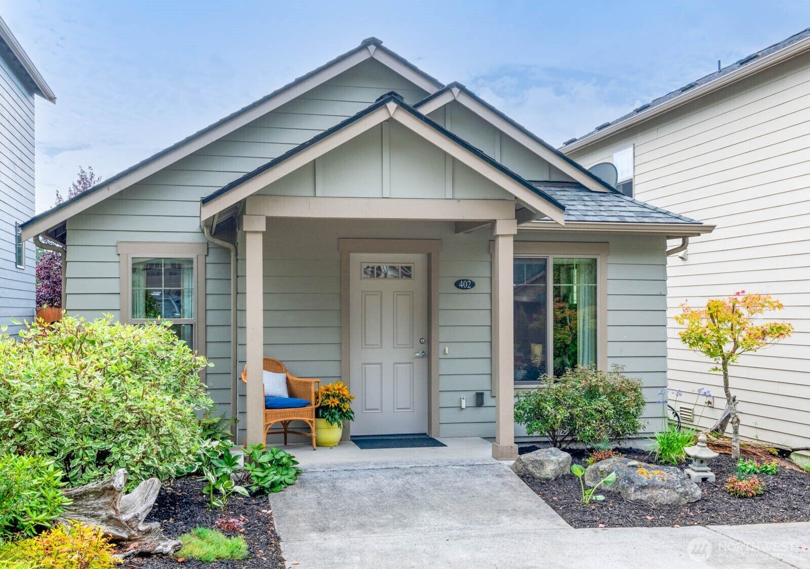 Property Photo:  402 NE Inspiration Street  WA 98370 