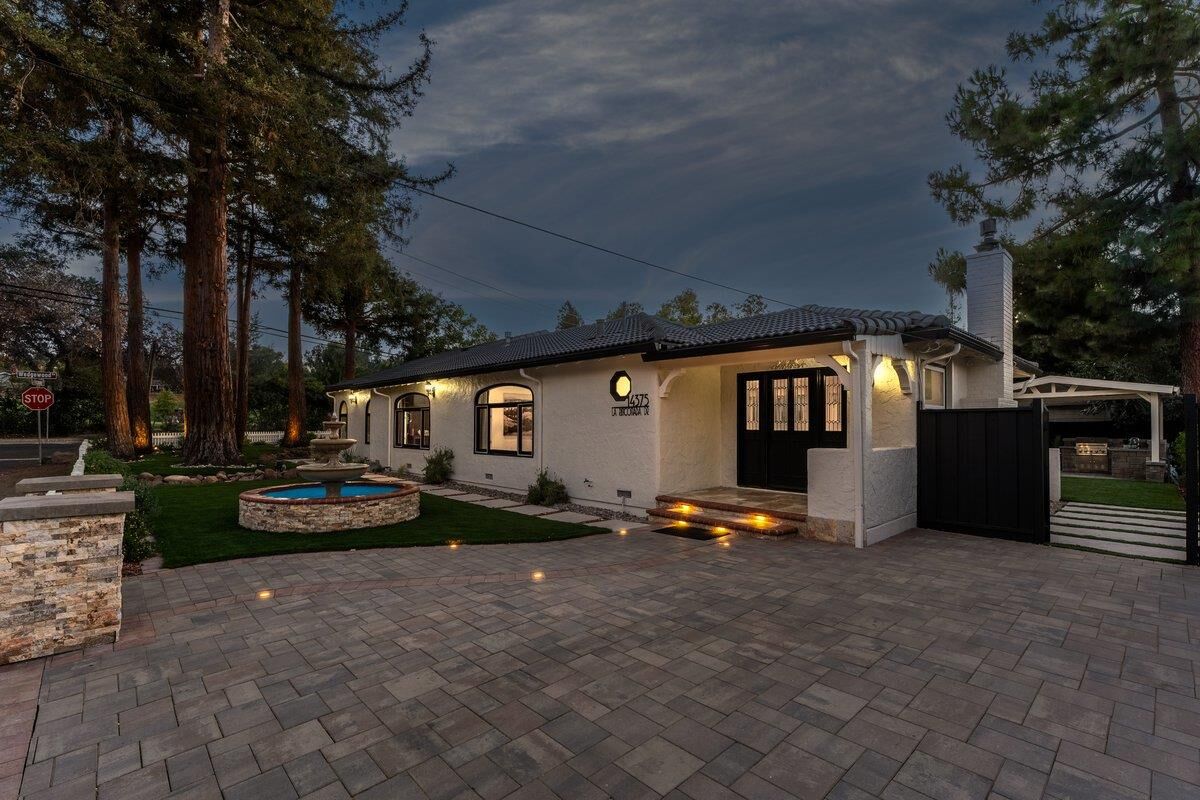 Property Photo: 14375 La Rinconada Drive CA 95032