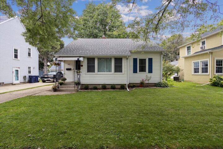 Property Photo:  603 North Garfield Avenue  WI 53545 