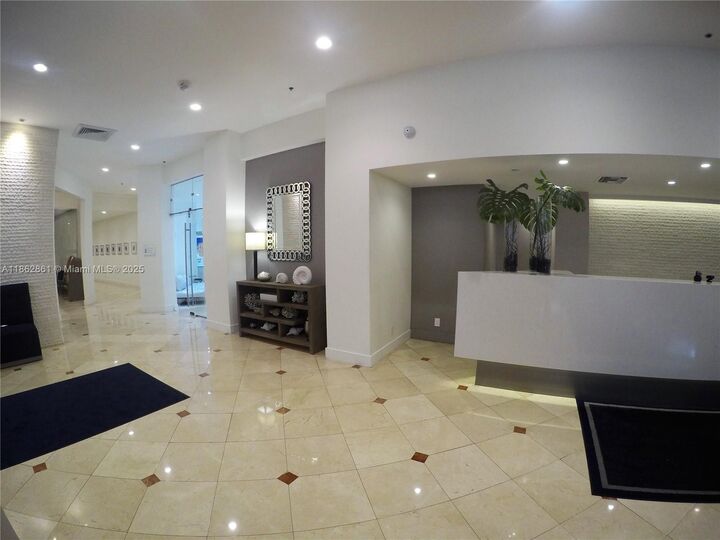 Property Photo:  100 Lincoln Rd 1405  FL 33139 