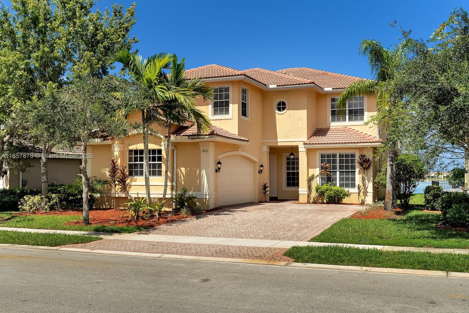 Property Photo: 4376 SW 179th Way 0 FL 33029