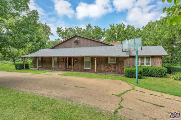 200 SW Yorkshire Rd  Topeka KS 66606 photo