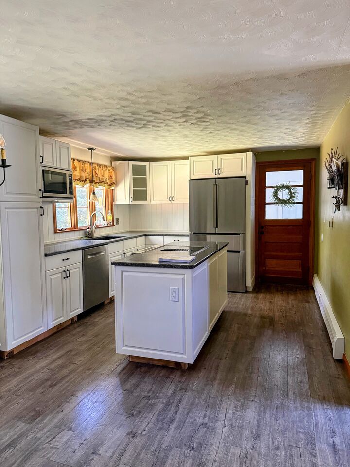 Property Photo:  3 Cutter Lane  CT 06082 