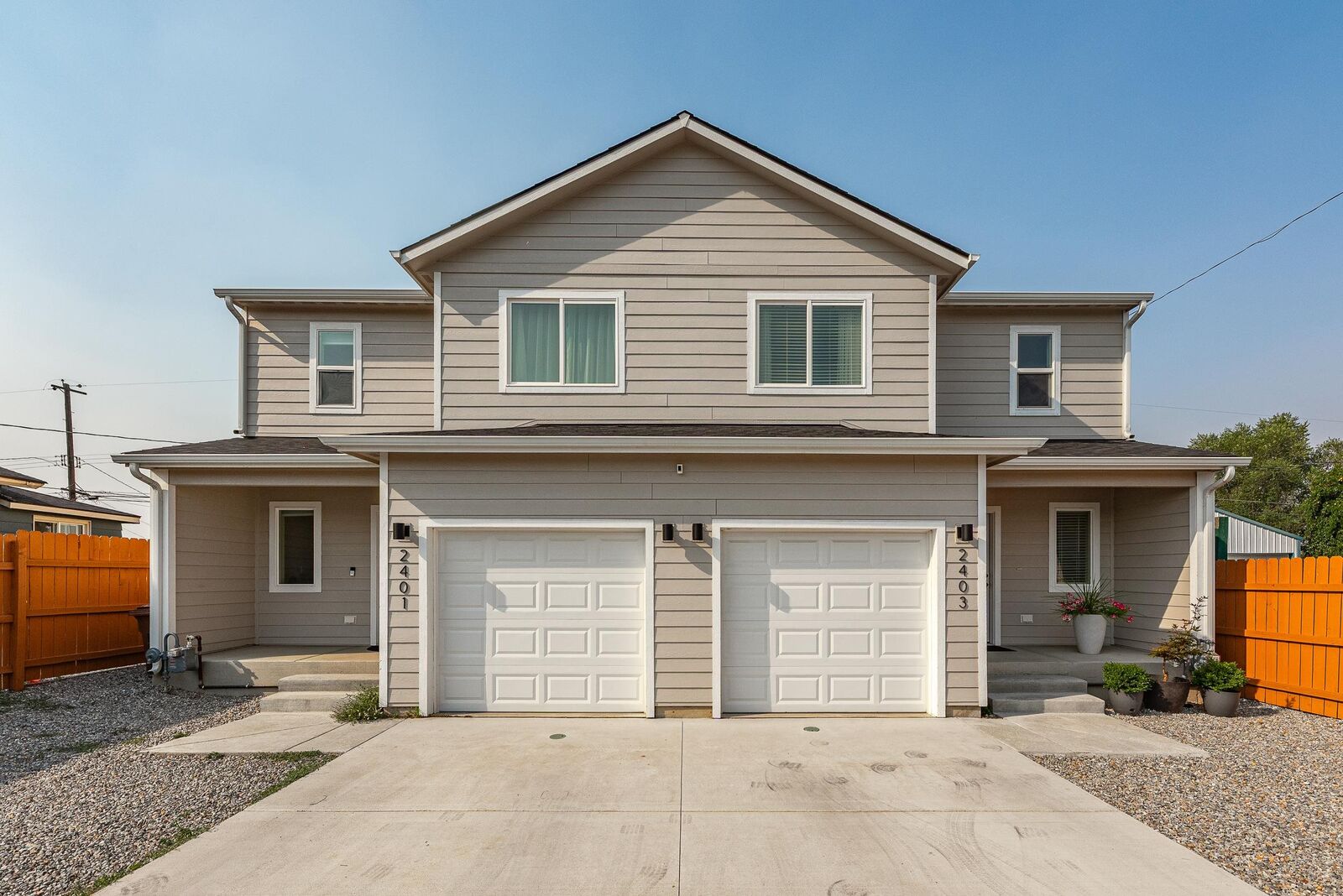 Property Photo:  2401 E Longfellow Ave  WA 99207 