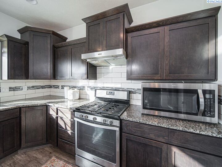 Property Photo: 5813 Sidon Ln WA 99301